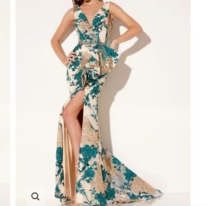 Lucci Lu C8089 Brocade Sleeveless Slit Gown